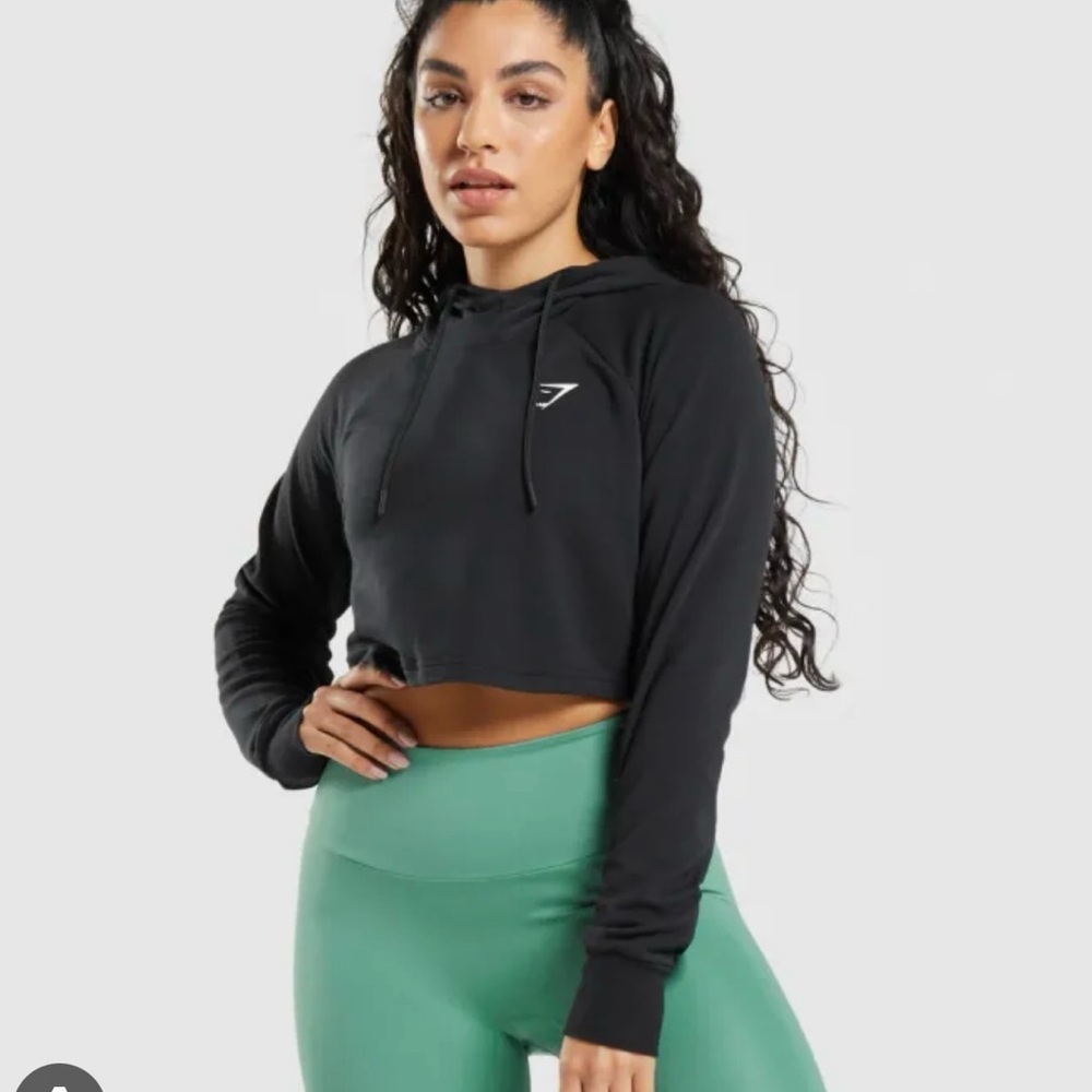 Gymshark Cropped Hoodie- black size S